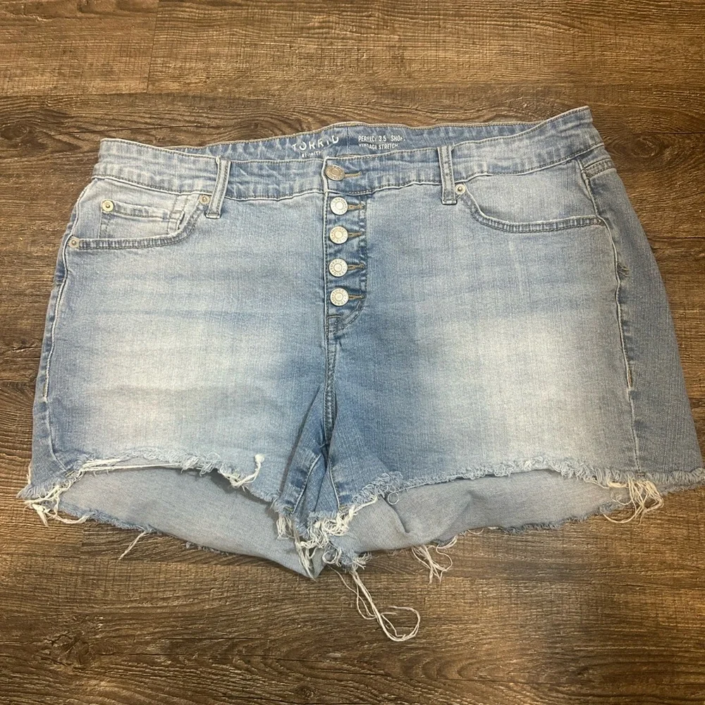 Torrid Women's Light Blue Jean Shorts - Picture 2 of 8